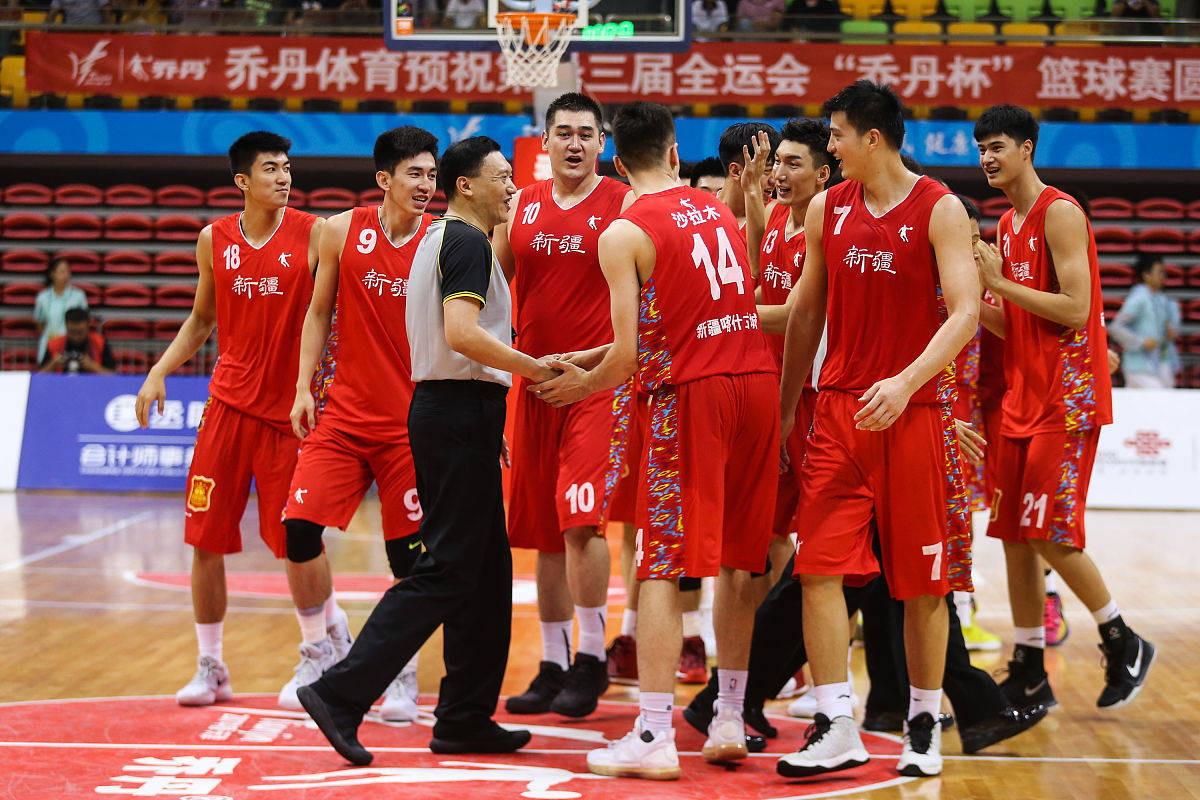 世俱杯直播-江苏男篮备战新疆队，全员备战全力以赴