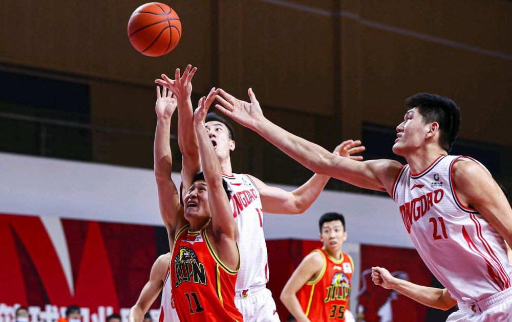 世俱杯冠军-深圳遭遇惨败，吉林取得胜利