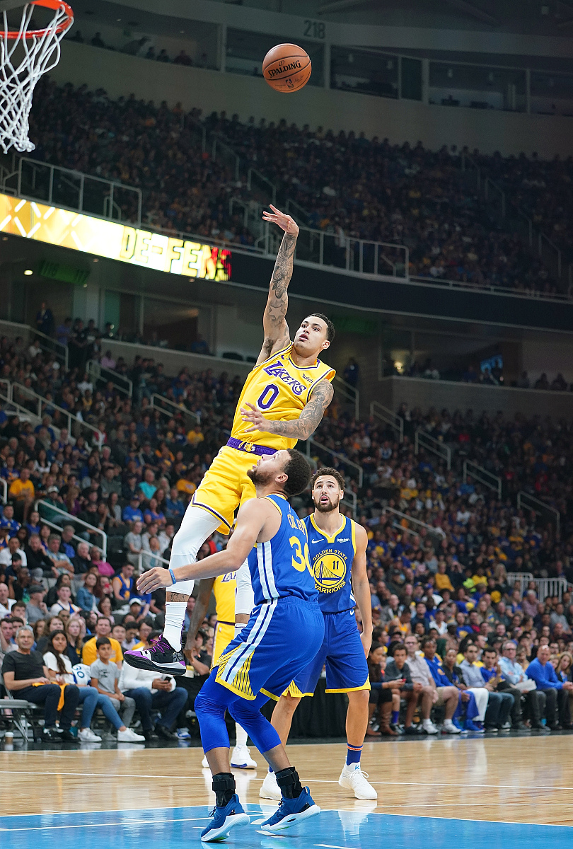 世俱杯分组-西亚豪门队伍迎来胜利的关键时刻