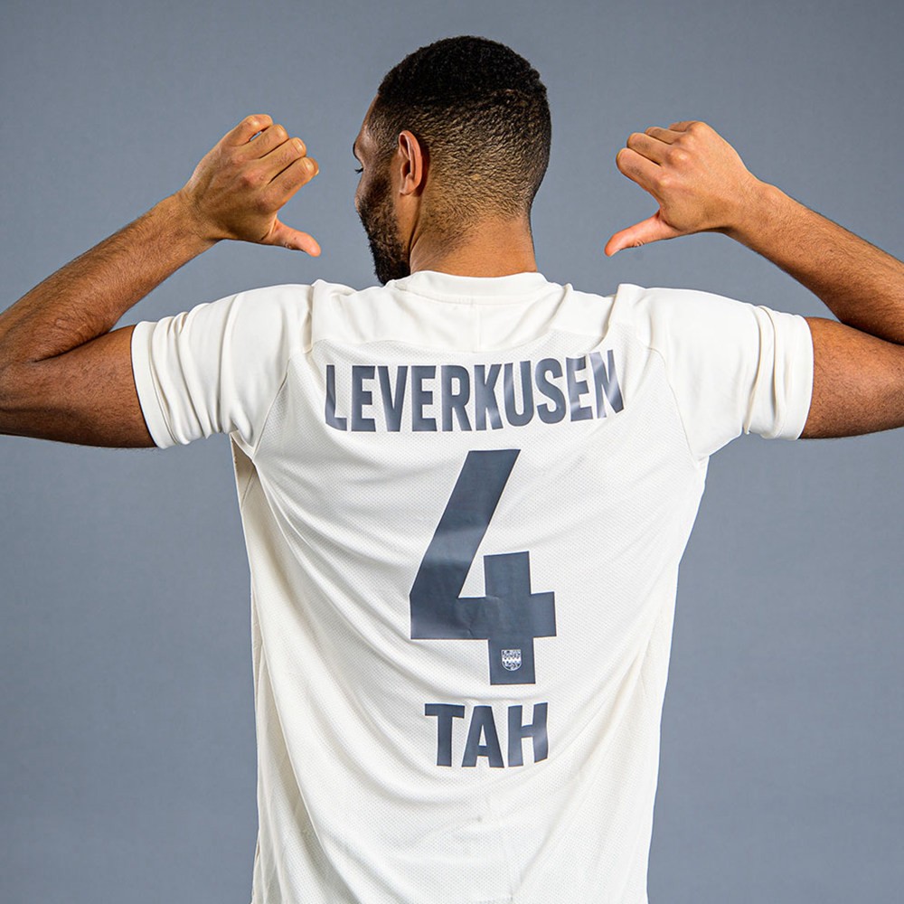 勒沃库森公布新球衣，粉丝纷纷点赞