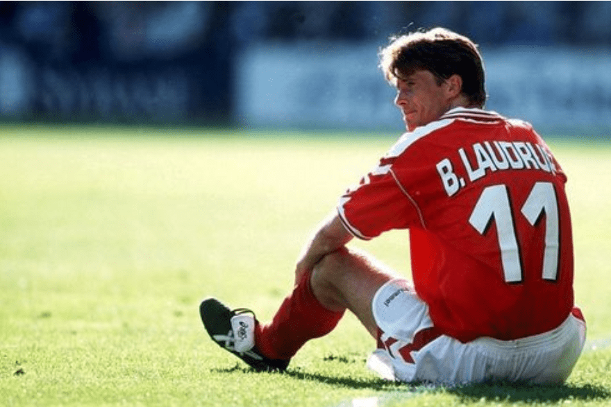 传奇重现！英格兰再登小组头名宝座的简单介绍