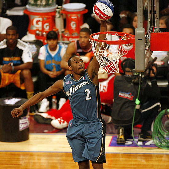 世俱杯时间-体育明星齐聚球场，篮球比赛娱乐性持续提升的简单介绍