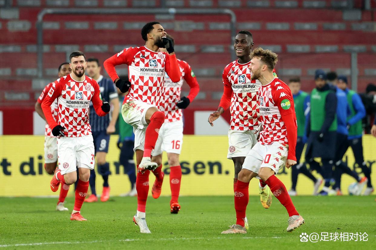 世俱杯分组-门兴格拉德巴赫防守稳固，零封对手