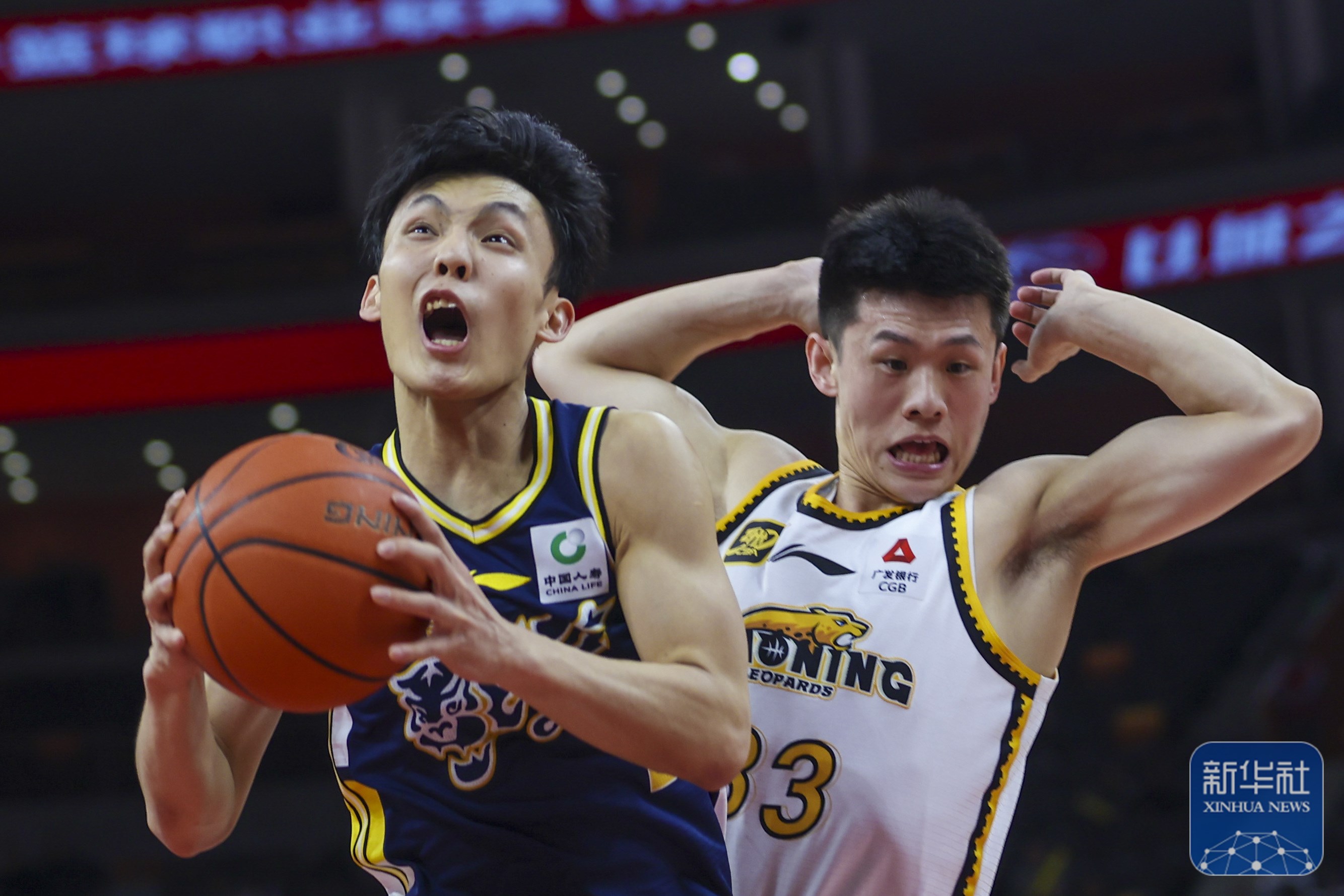 世俱杯参赛资格-包含球员们斗志昂扬，争取每一分胜利的词条