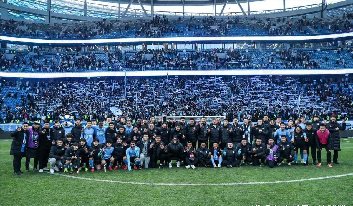 大连一方主场逆转武汉卓尔，取得胜利