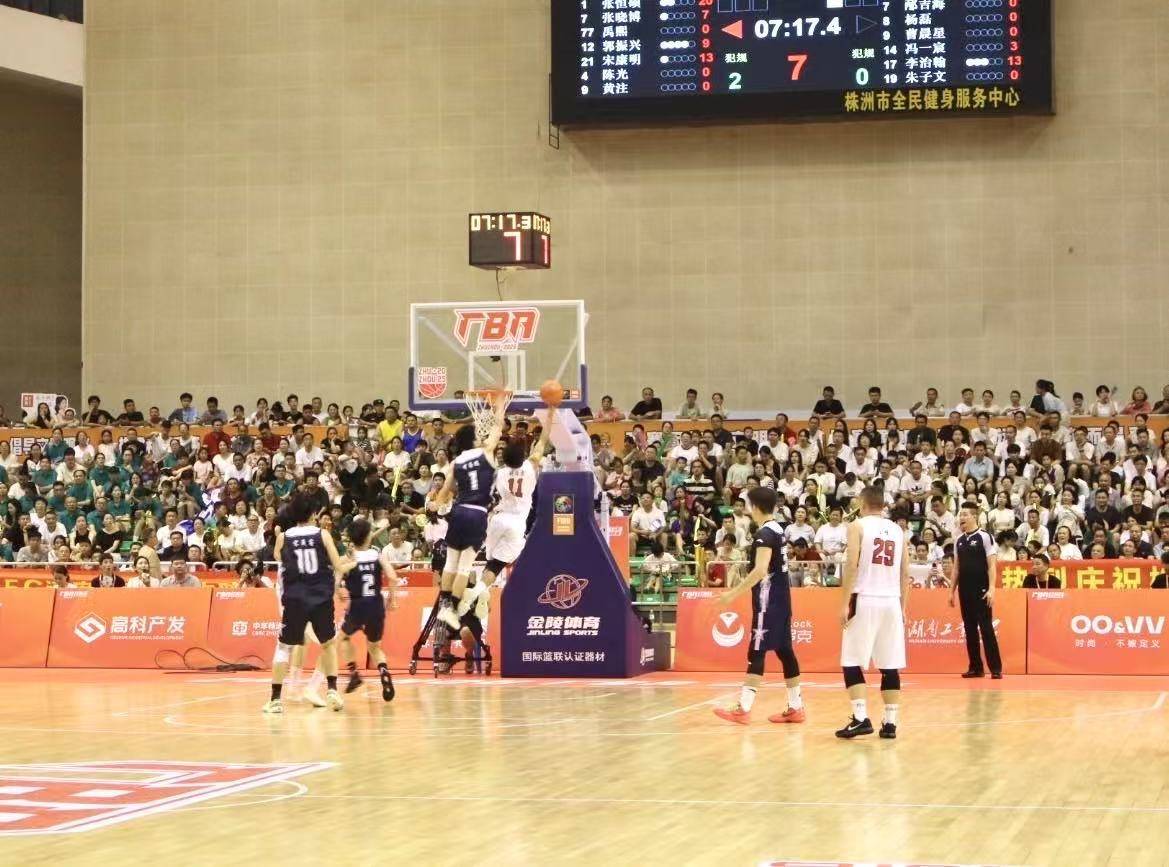 东亚球队实力突出，激战赛场斩获胜利