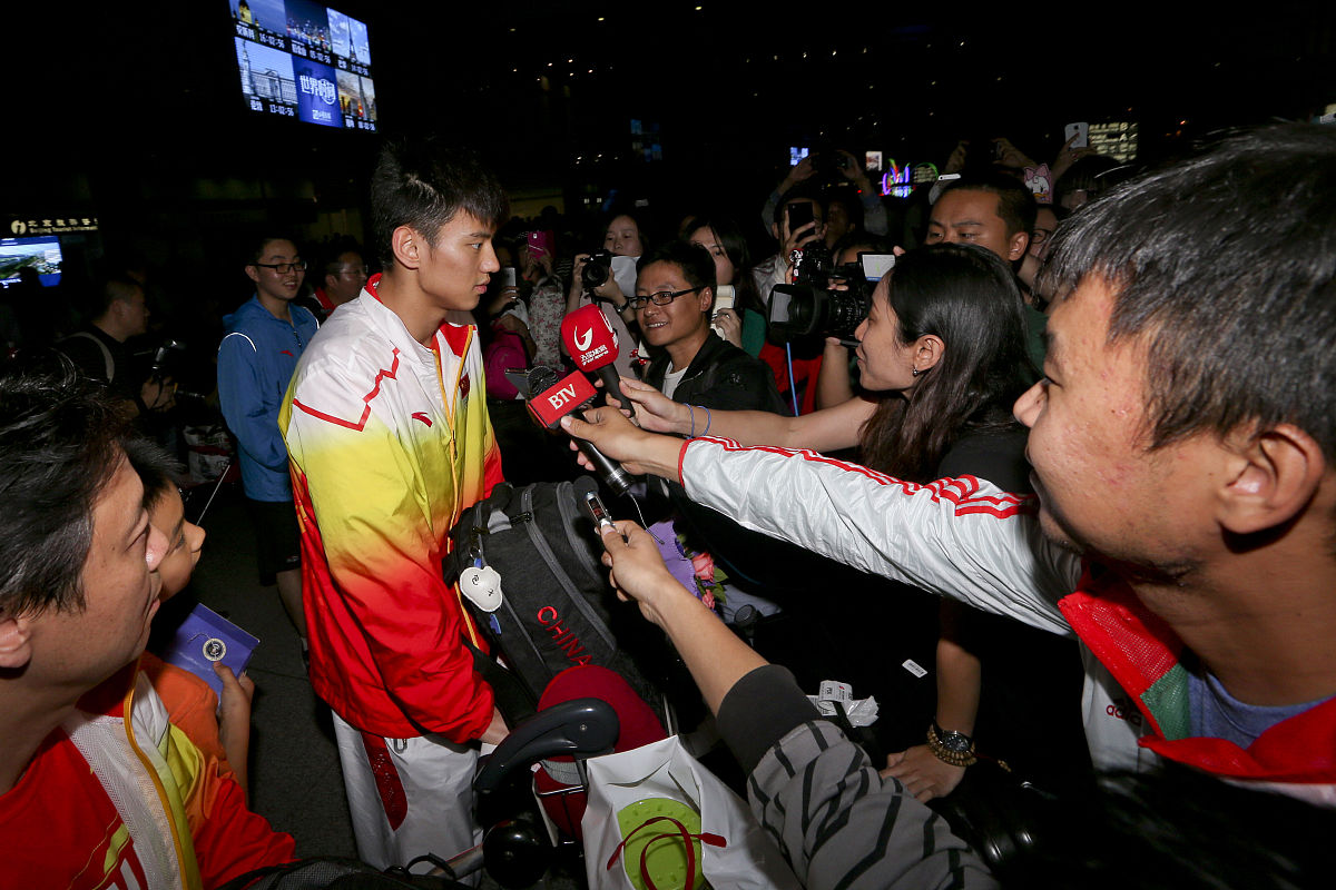 世俱杯决赛-BLG力克V5，Scout开启传奇时刻强强对话四强赛，让粉丝疯狂欢呼