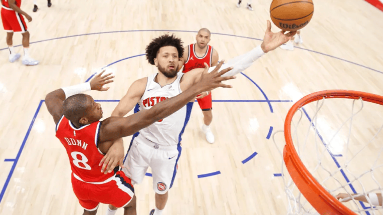 活塞队首发轮换战术，效果显著